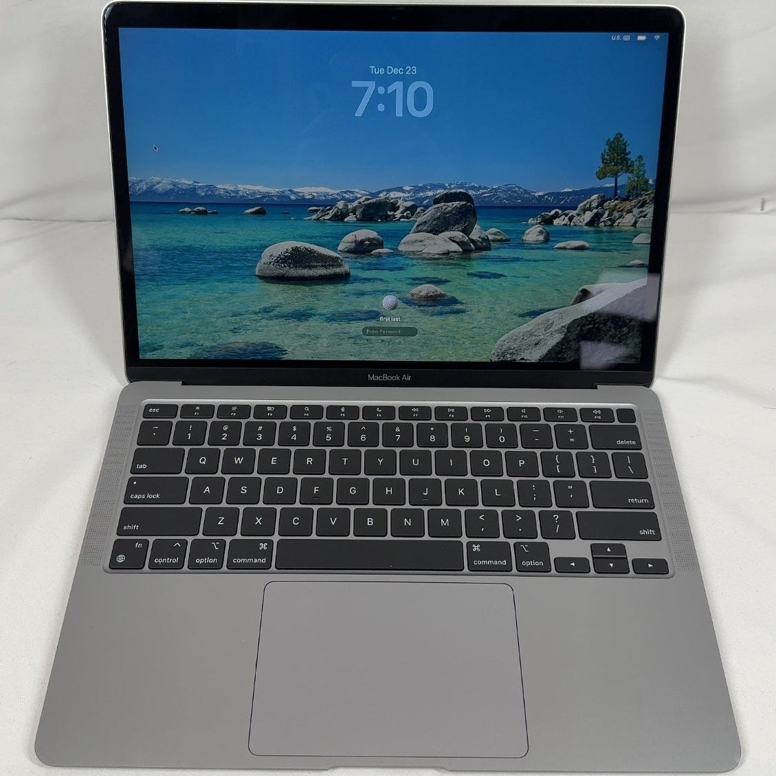 2020 Apple MacBook Air 13.3