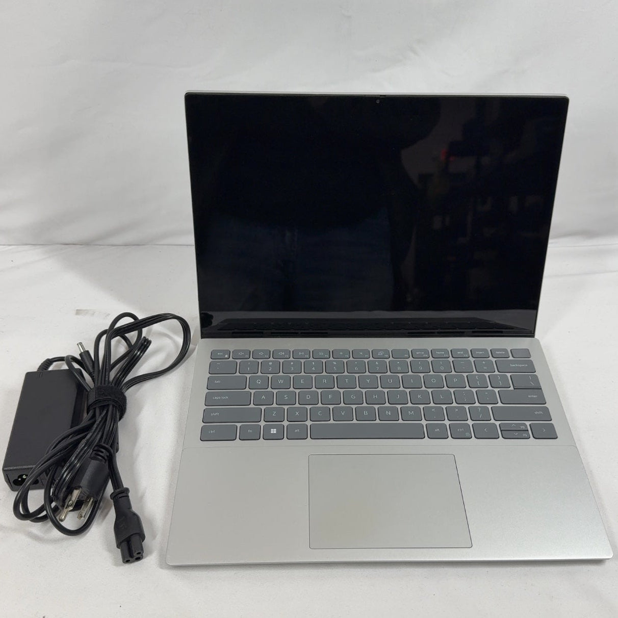 Dell Inspiron P157G 14