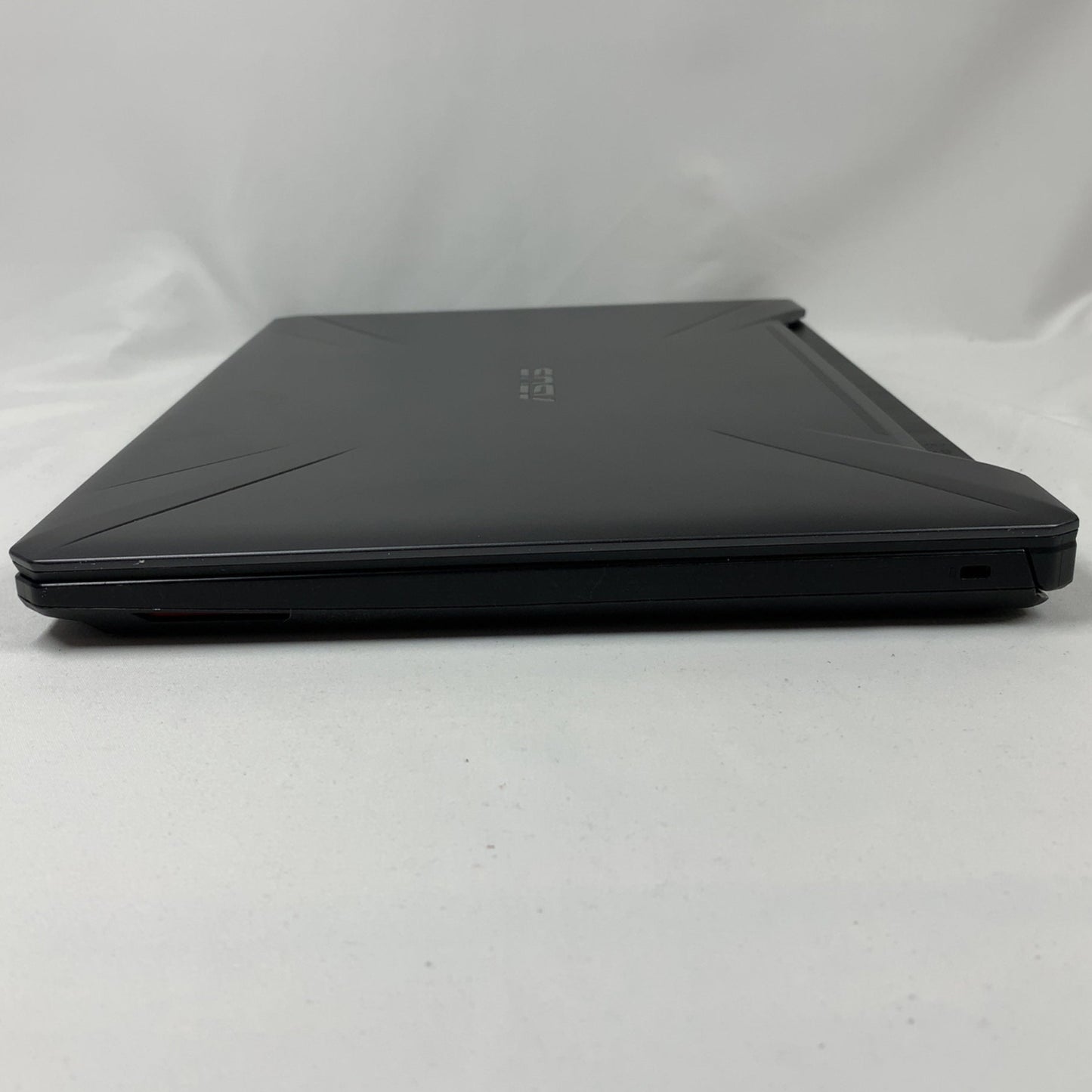 ASUS tuf505D 15.6" Ryzen 5 3550H 2.1GHz 32GB RAM 512GB SSD GeForce GTX 1650