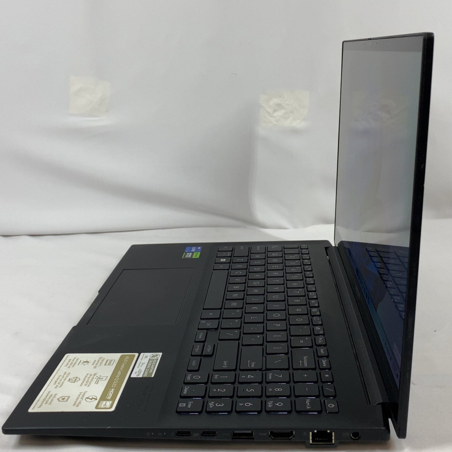 ASUS Creator Q530 15.6" i7-13620H 2.4GHz 16GB RAM 5 SSD GeForce RTX 3050