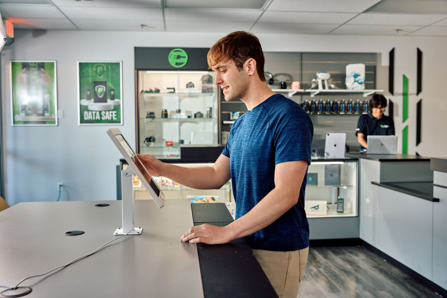 customer shopping in paymore