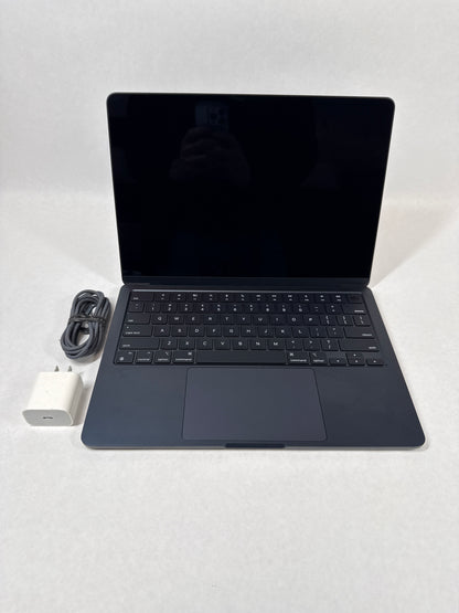 2022 Apple MacBook Air 13.6" M2 8C GPU 3.5GHz 8GB RAM 256GB SSD MLY33LL/A