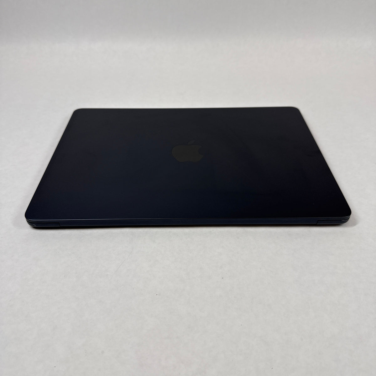2022 Apple MacBook Air 13.6" M2 8C GPU 3.5GHz 8GB RAM 256GB SSD MLY33LL/A