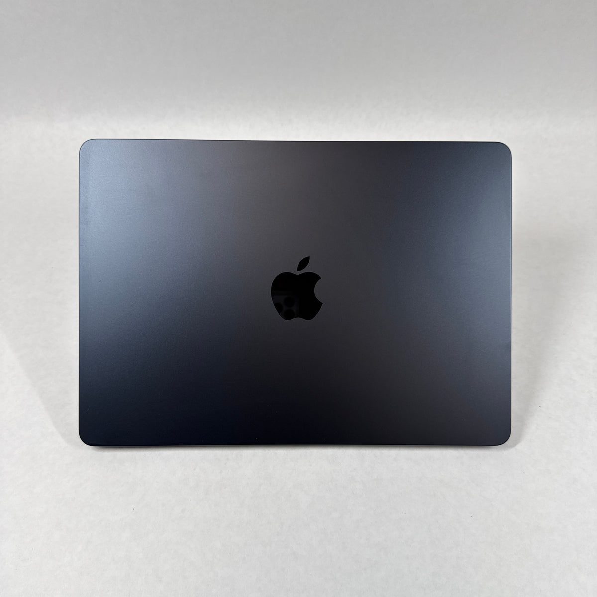 2022 Apple MacBook Air 13.6" M2 8C GPU 3.5GHz 8GB RAM 256GB SSD MLY33LL/A